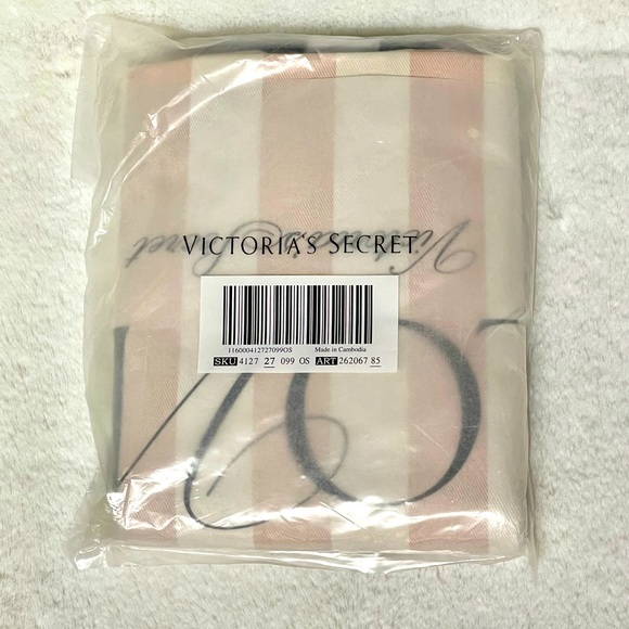 🛍️🛍️VICTORIA’S SECRET 💖LOVE TOTE💖NWT - Picture 4 of 6